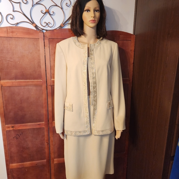 Emily ( 3 dots) Dresses & Skirts - Women's Skirt Suit